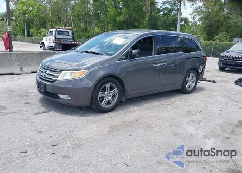 2013 Honda Odyssey Touring/Touring Elite from USA, damaged, VIN 5FNRL5H96DB068843
